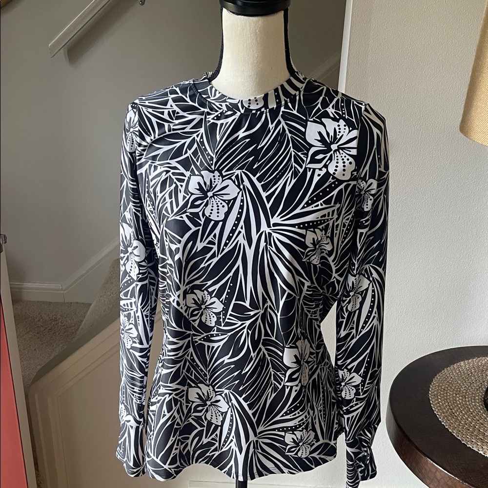 Sol Borne Elevated Athletic Top  Floral Black and White with Thumb holes Size XL